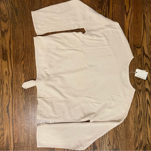 BAREFOOT DREAMS NWT! Cozychic Ultra Lite Tie Front Top Sweater Sand Dune 1X HTF! - Picture 9 of 13